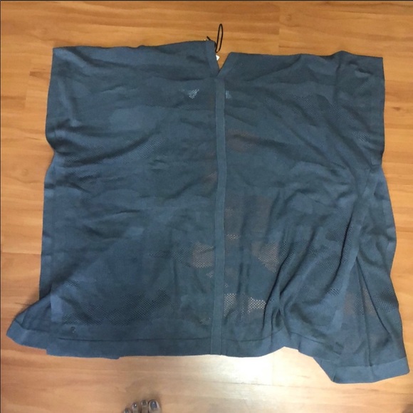 Lululemon Wrap - Picture 2 of 8